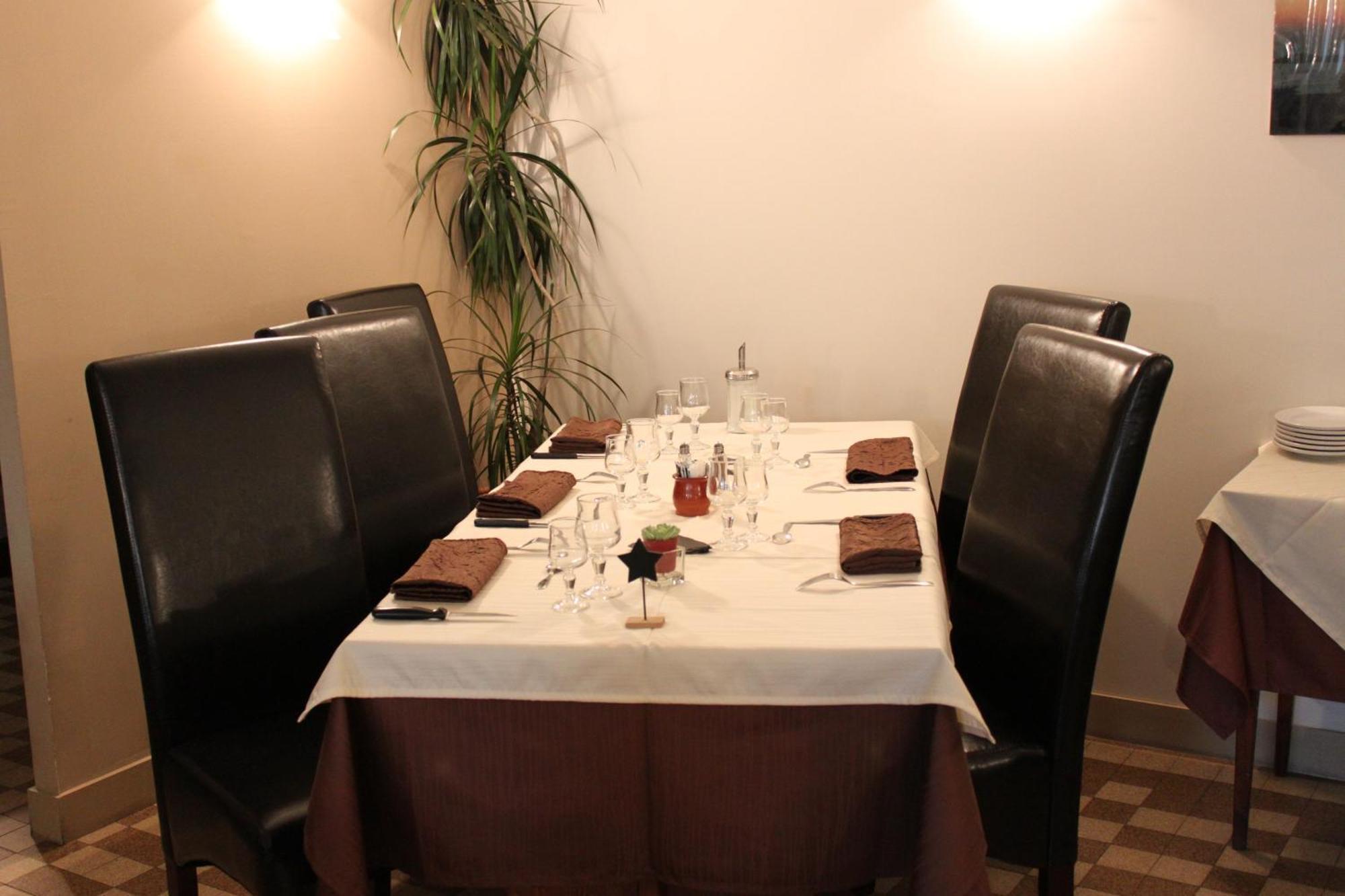 Logis Hotel Restaurant De La Dore Vertolaye Екстер'єр фото