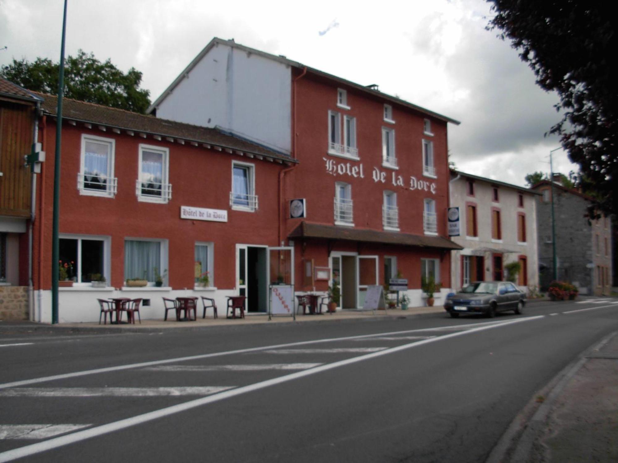 Logis Hotel Restaurant De La Dore Vertolaye Екстер'єр фото