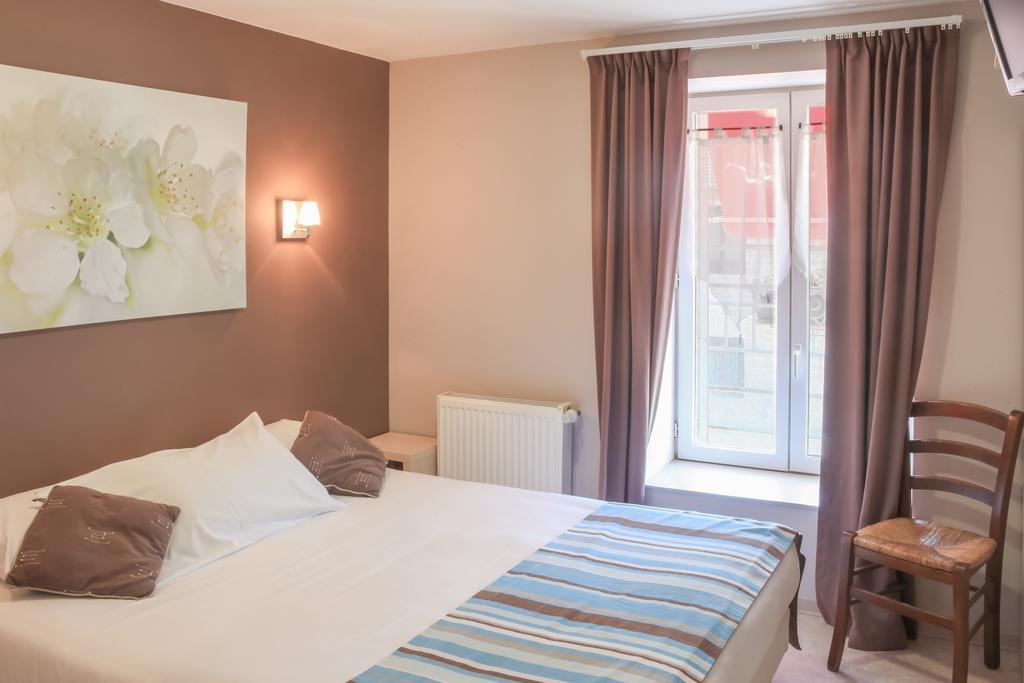 Logis Hotel Restaurant De La Dore Vertolaye Екстер'єр фото