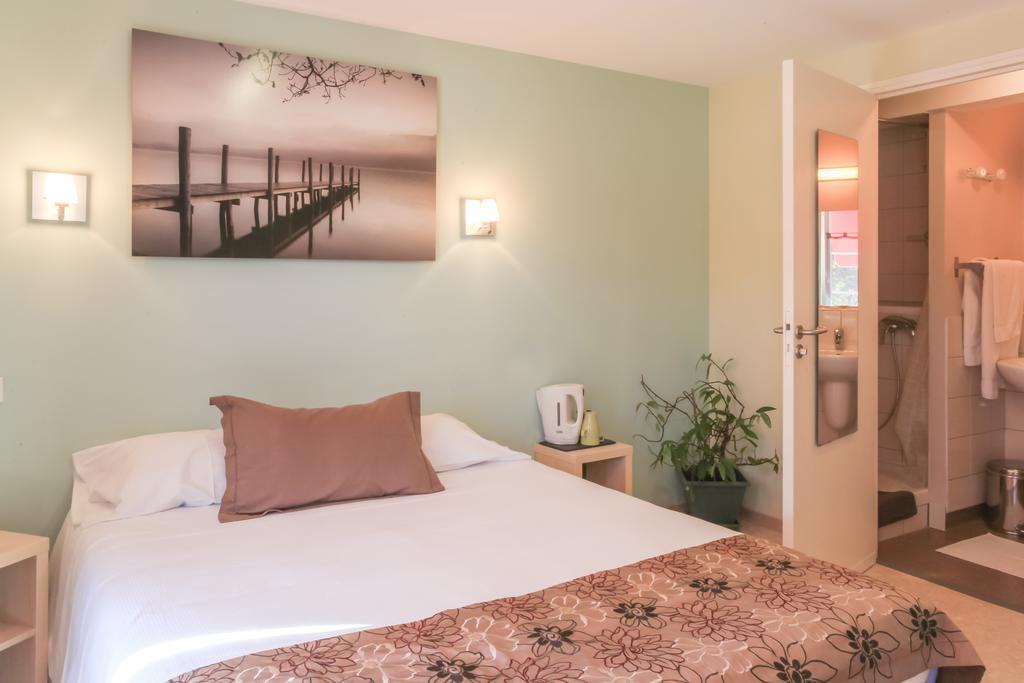 Logis Hotel Restaurant De La Dore Vertolaye Екстер'єр фото