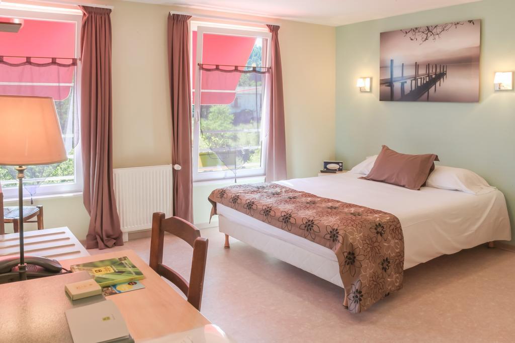 Logis Hotel Restaurant De La Dore Vertolaye Екстер'єр фото