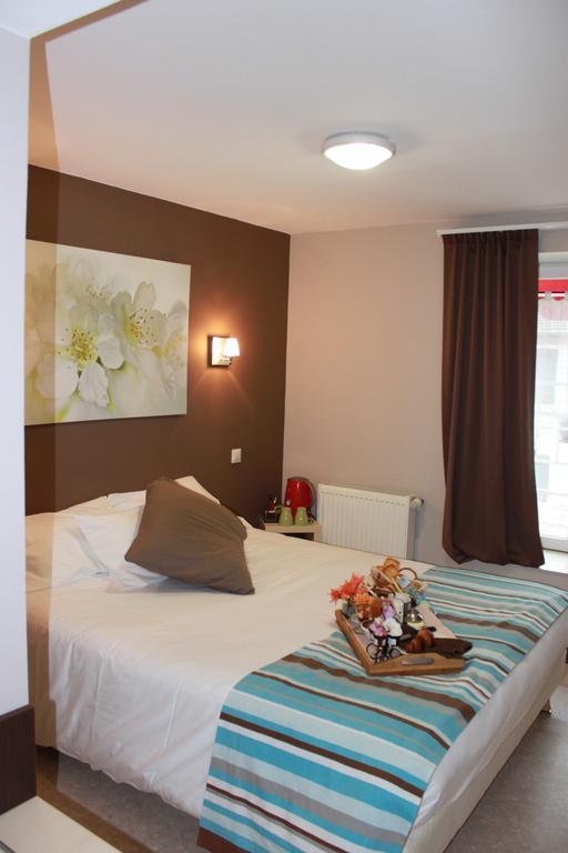 Logis Hotel Restaurant De La Dore Vertolaye Екстер'єр фото