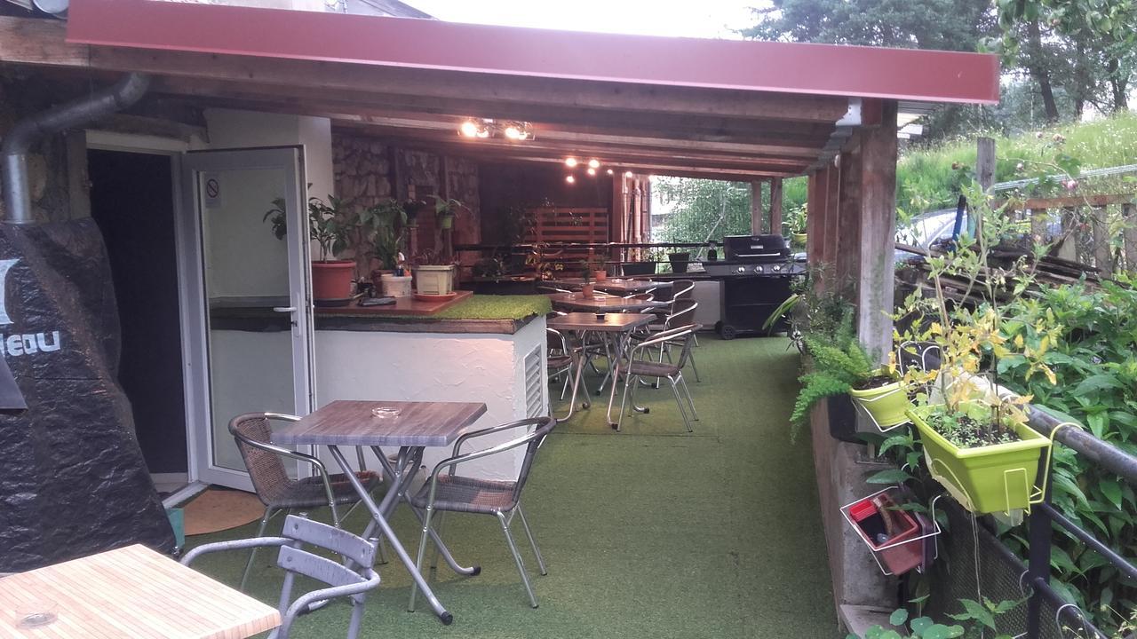 Logis Hotel Restaurant De La Dore Vertolaye Екстер'єр фото