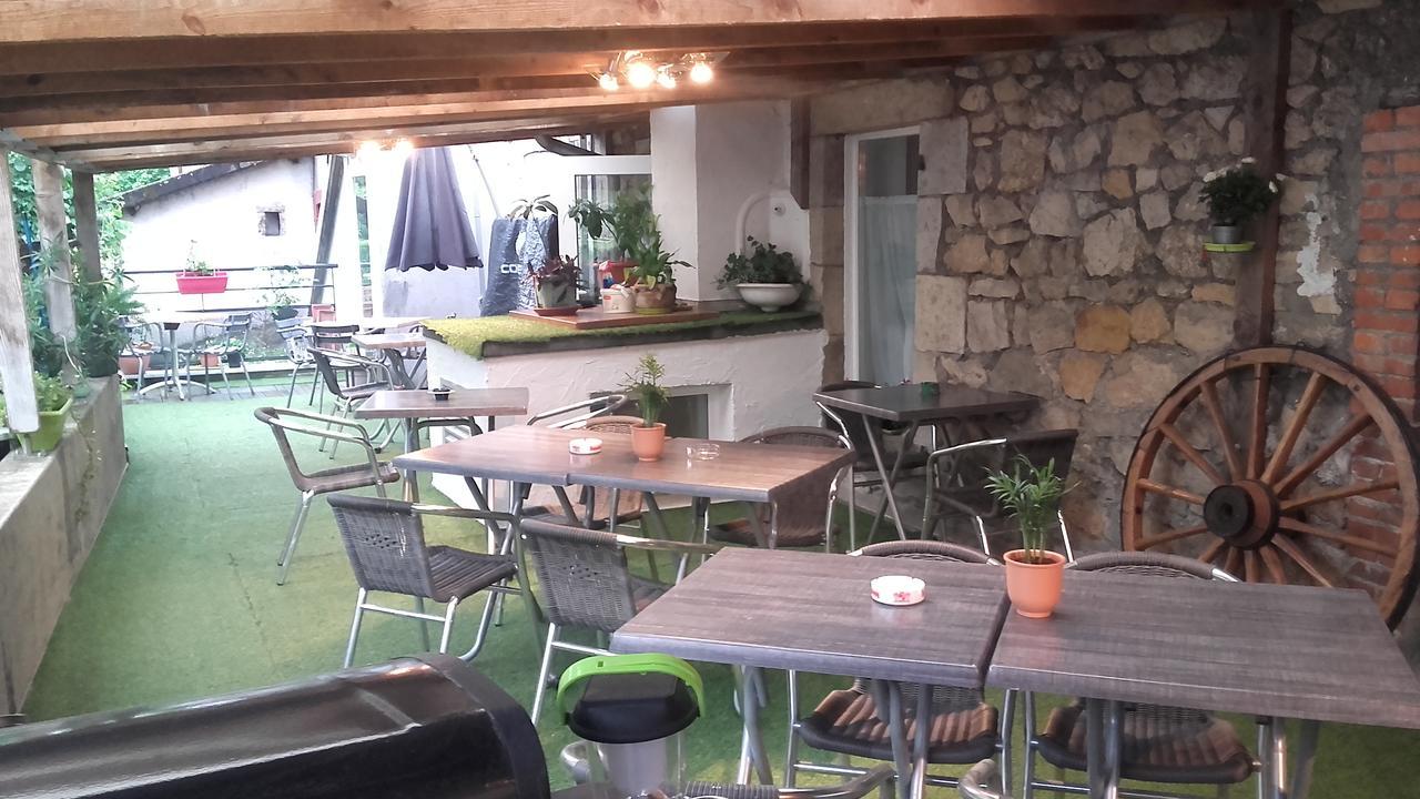 Logis Hotel Restaurant De La Dore Vertolaye Екстер'єр фото
